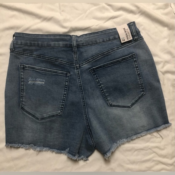 WOMENS HIGH RISE STRETCHY 5 BUTTON DISTRESSED DENIM SHORTS SIZE: 14 - Picture 3 of 8